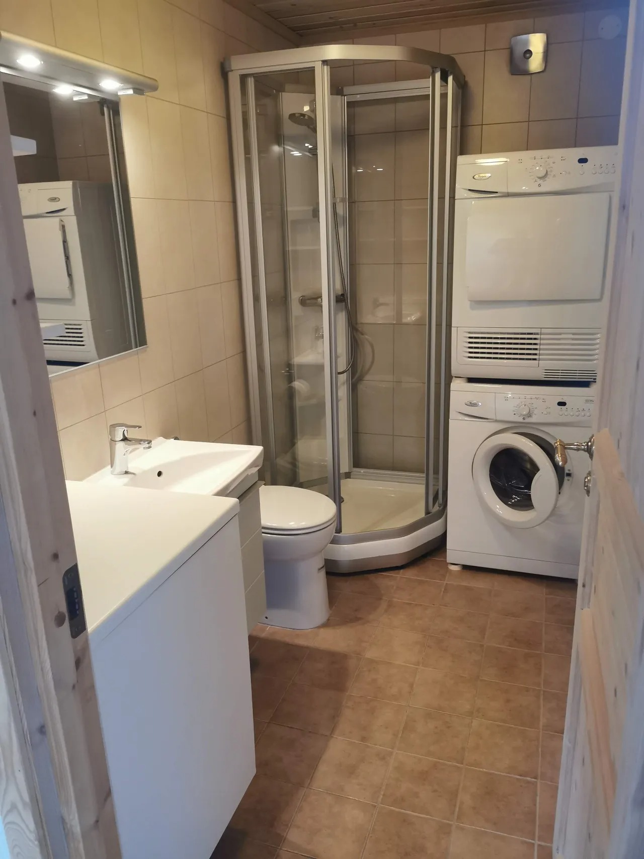 Badet sett fra inngangsdør